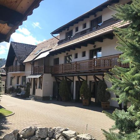Pensiunea Haiduc Sacele Brasov ภายนอก รูปภาพ